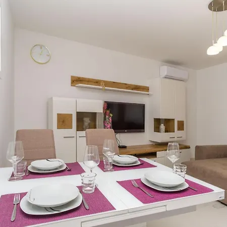 Simi - The Sun Apartman Crikvenica