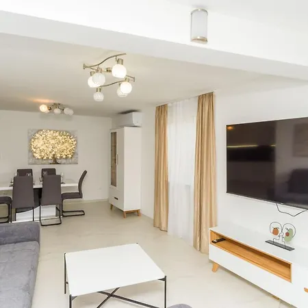 Simi - The Sun Appartement *