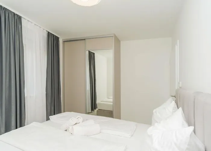 Simi - The Sun アパート ツリクヴェニツァ