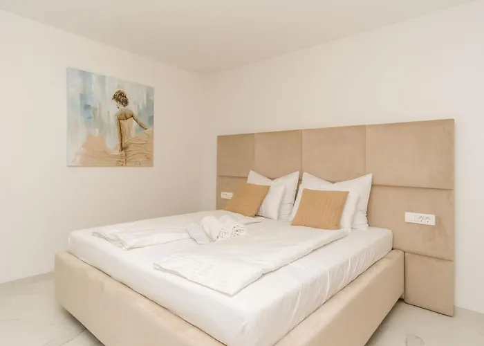 アパート Simi - The Sun ツリクヴェニツァ